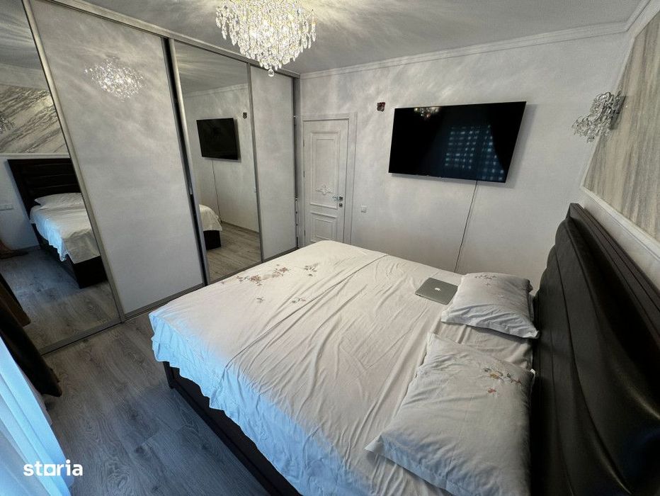 Apartament de 3 camere, 78 mp+balcon 4 mp, boxa, zona Eroilor