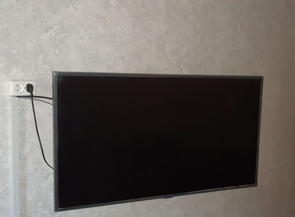 Телевизор Смарт Samsung UE43RU7400U