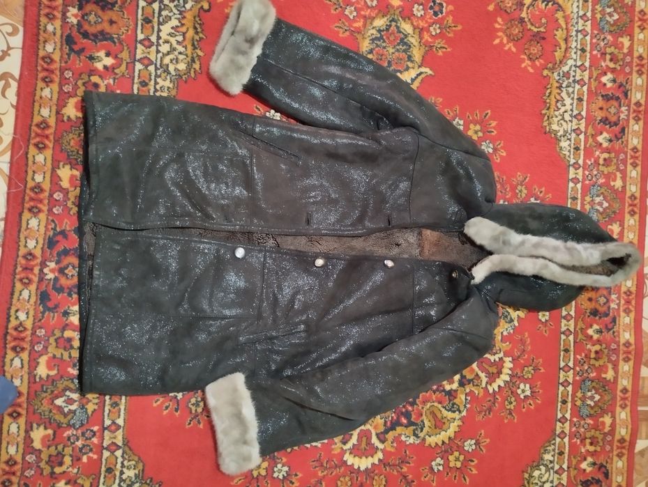 Продаю верхнюю одежду