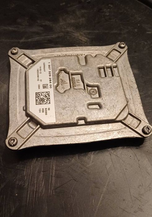 Продавам фарове с блок за управление за Alfa Romeo Giulietta