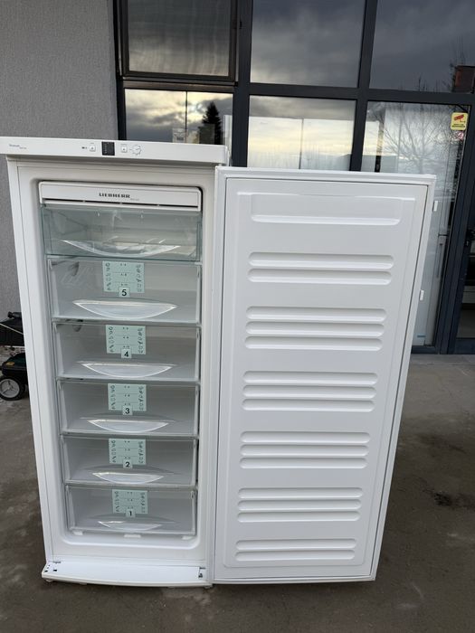 Фризер Либхер No Frost 144см