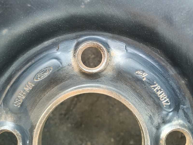 Продам оригинальные металлические диски на Ford