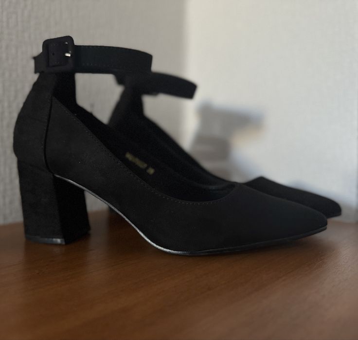 Продам туфли 38 размер