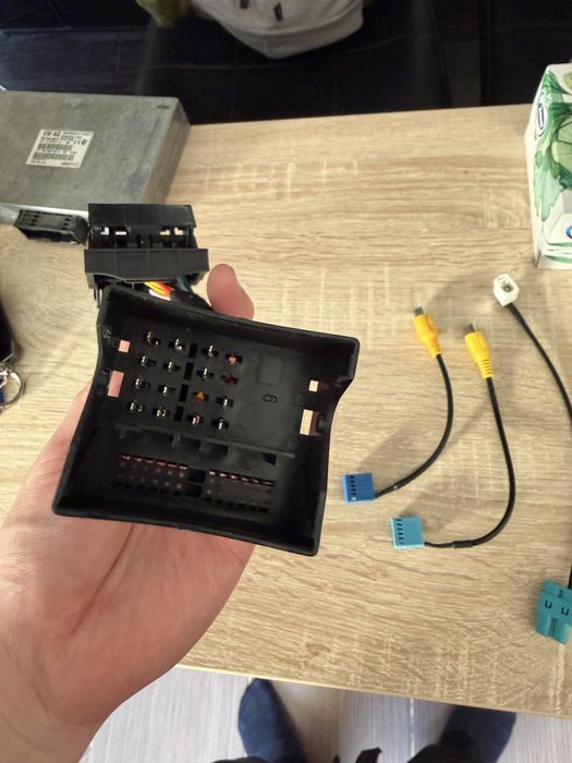 Adaptor cablaj comenzi volan navigatie rcd330 360 mib2