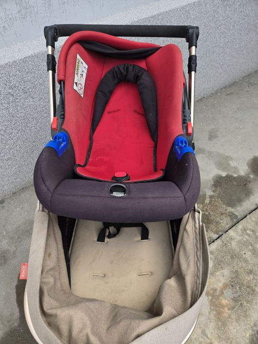 Коляска трансформер очень удобная.