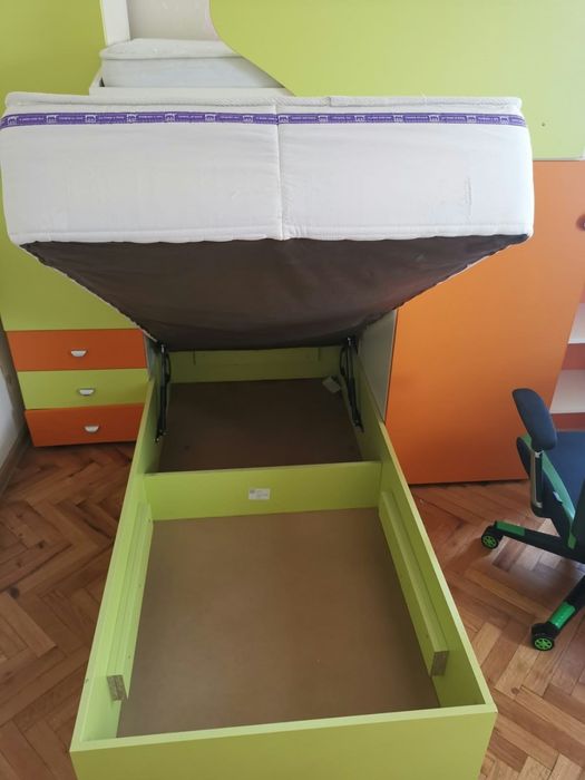 Комплект ниво с матраци и, бюро и геймърски стол