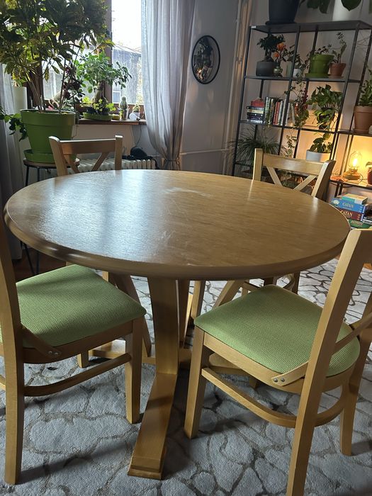 Masa lemn masiv + 4 scaune