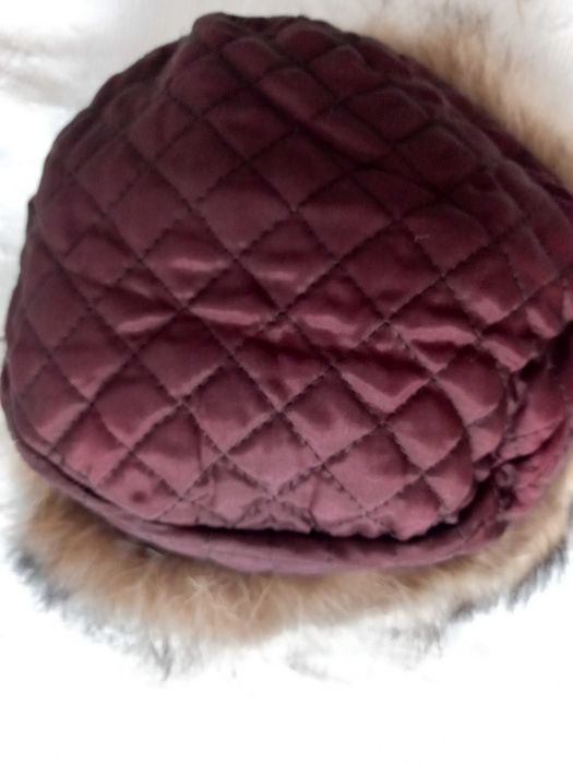 Caciula de blana cu urechi