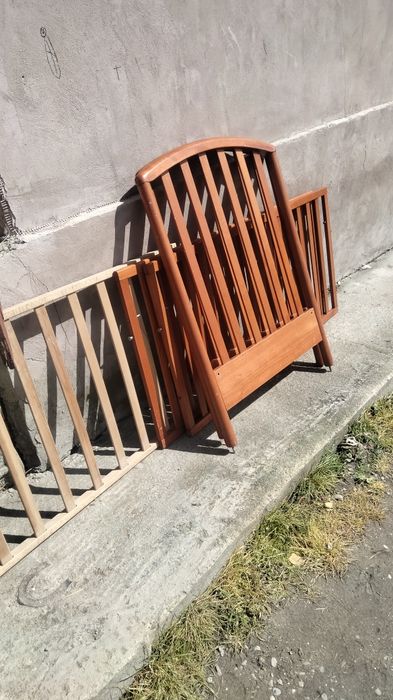 Vând pătuț in stare buna fara saltea