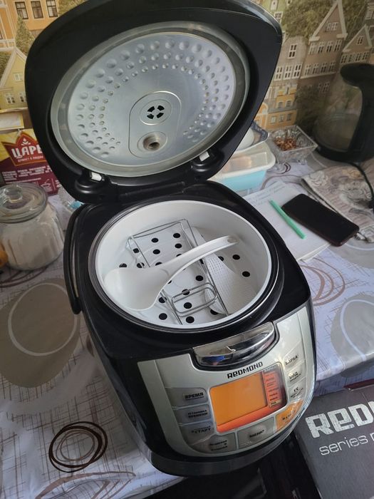 Мультиварка Редмонд