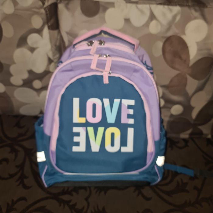 Vând ghiozdane fete