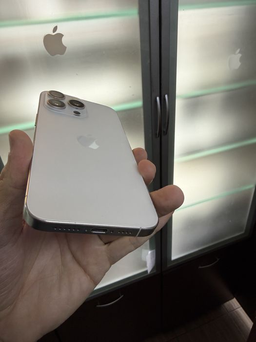 Vand Iphone 15 Pro Max 256Gb White