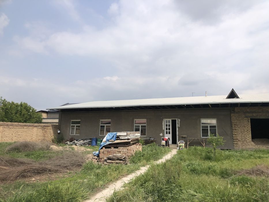 Xasanboyda 6 sot hovli sotiladi (sredni remont)