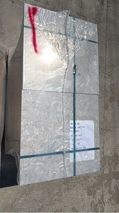 Продам кафель, керамогранит недорого.