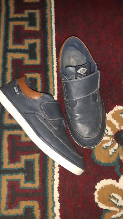 Продам мужскую обувь 38 размер