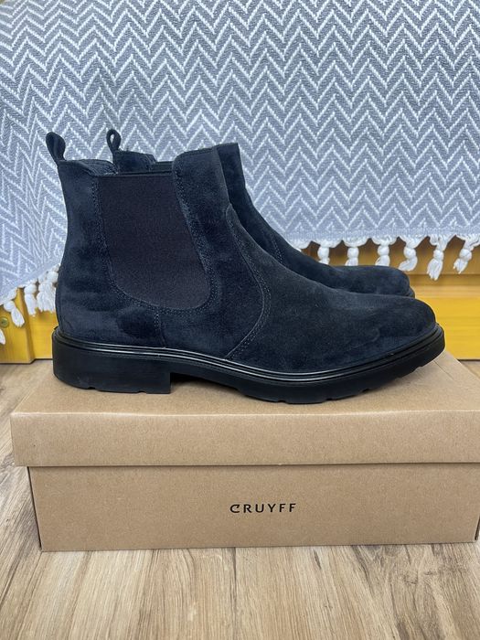 Мъжки боти естествен велур