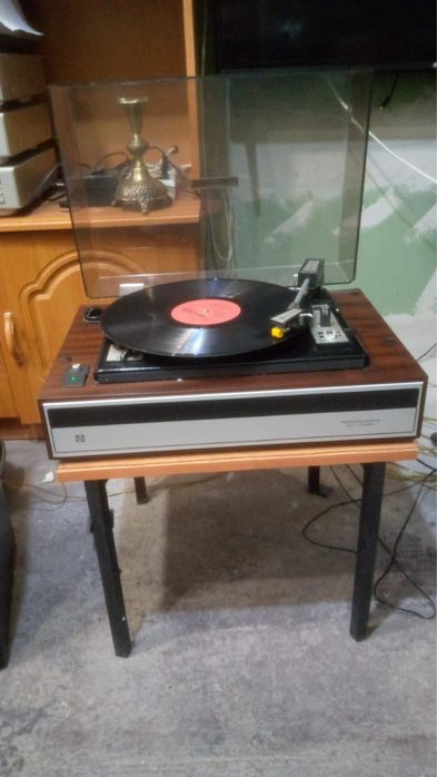 Радиотехника . Винил с колонками