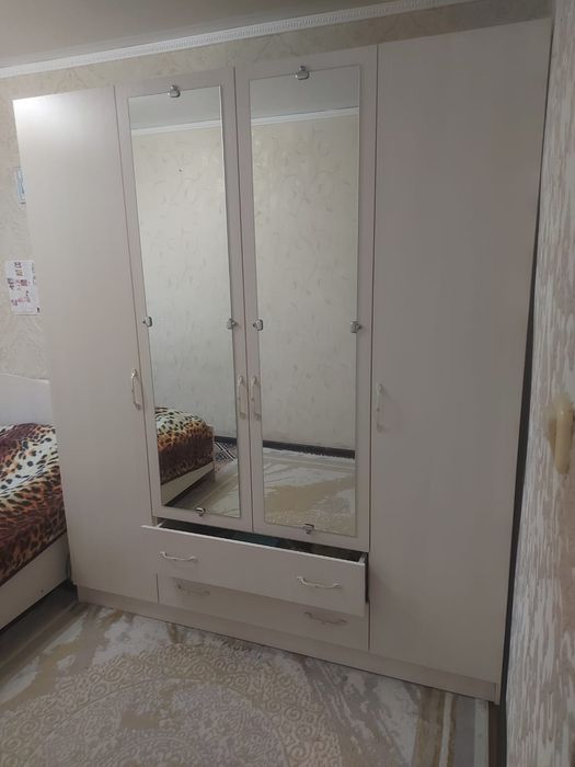 Продам Кровати тумбочку шкаф