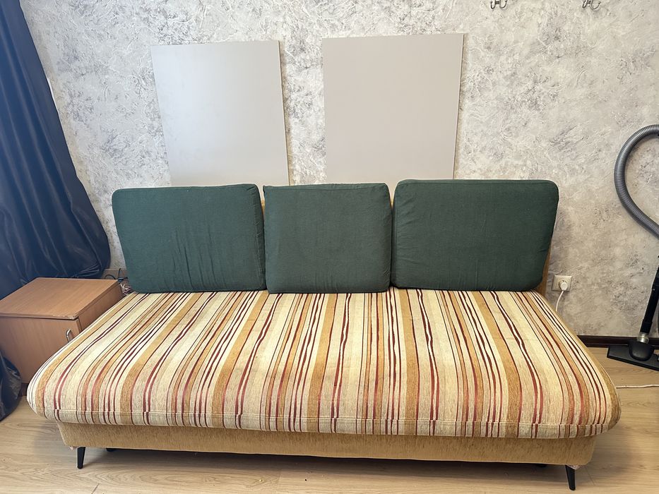 Продам диван срочно