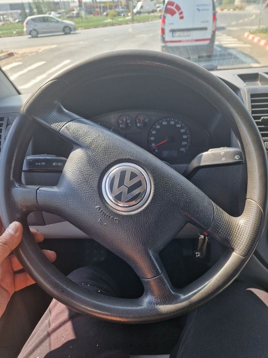 Dezmembrez t5 2.5 axd axe bnz