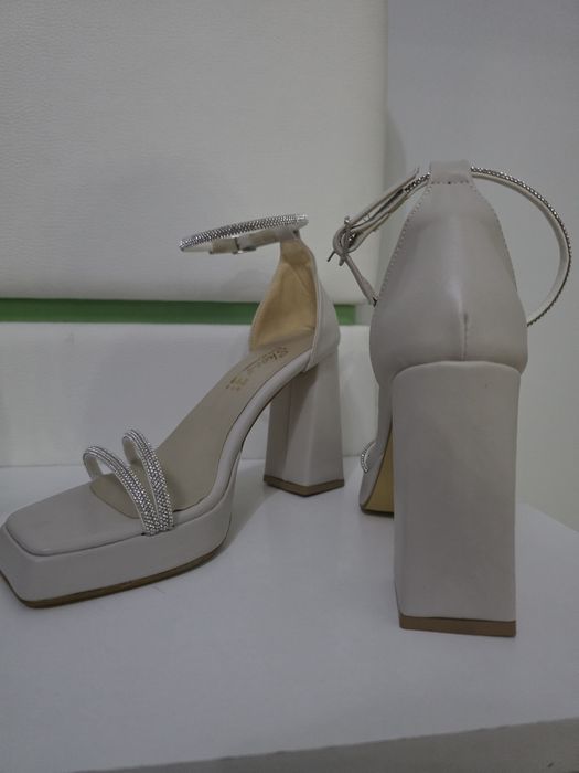 Официални високи сандали