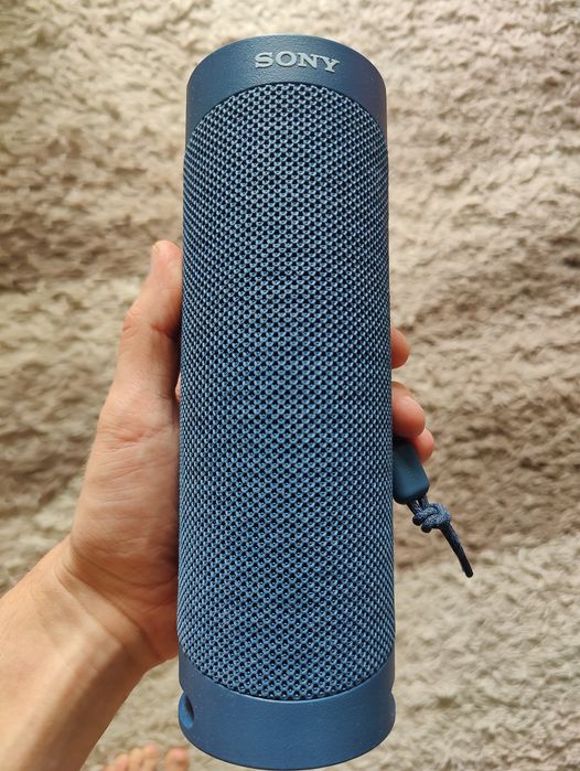 Продам портативную колонку sony