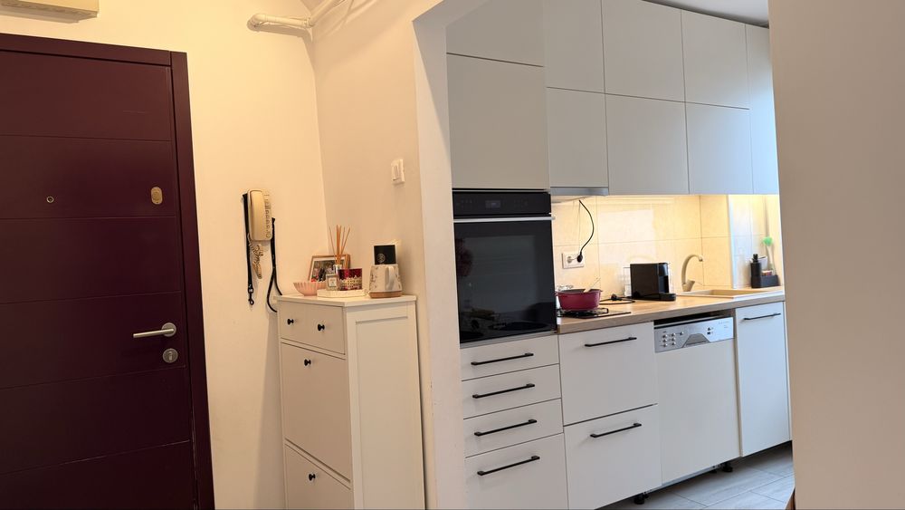 Vand apartament 2 camere Victor Babes