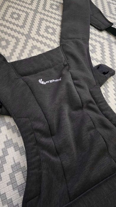 Ергономична раничка Ergobaby Embrace