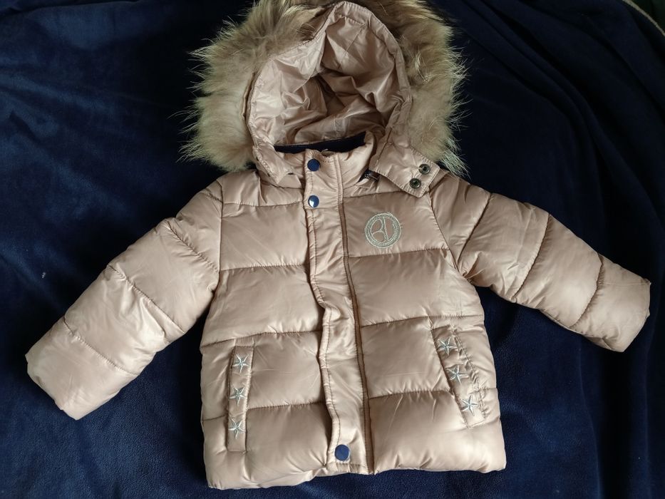 Продам куртку детскую на девочку