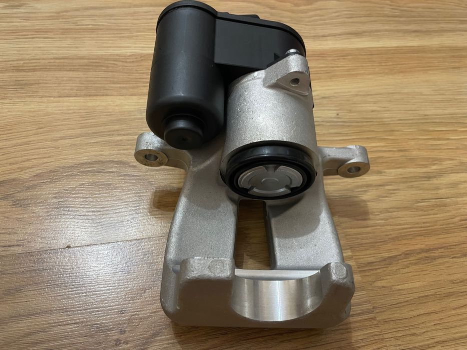 НОВИ Задни Спирачни апарати с мотор Volkswagen Passat B6 Sedan Variant