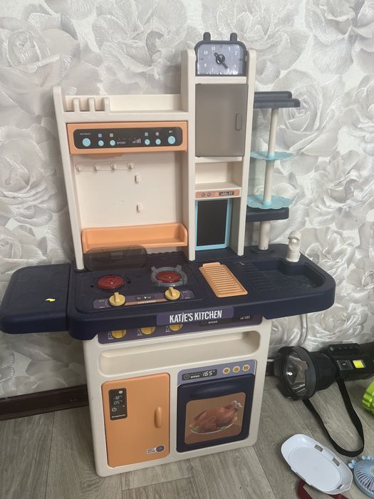 Продам кухню детскую