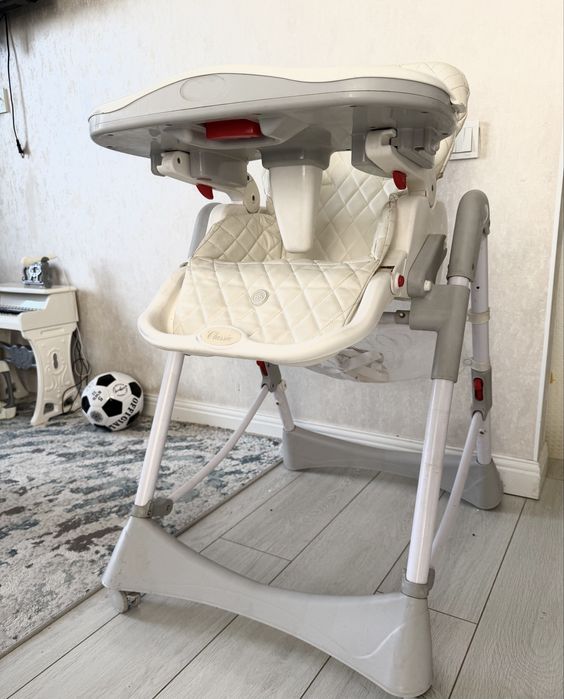Детский стульчик от Happy Baby