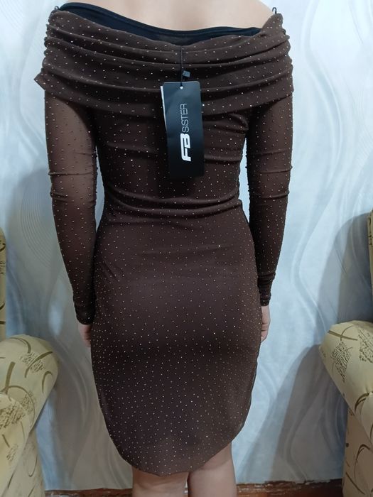 Платье коричневого цвета