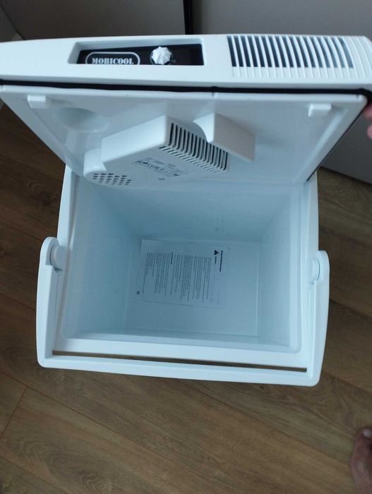 Хладилна кутия [чанта] 26л- електрическа 12V/230V ,НОВА, MOBICOOL ME27