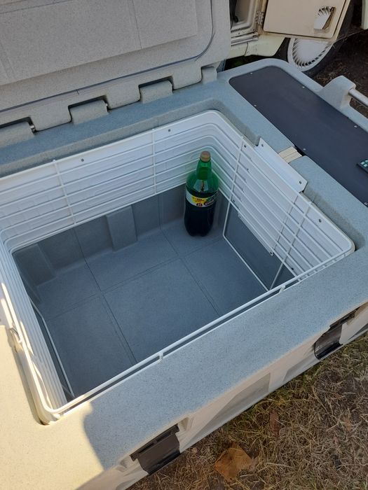 Хладилник, фризер 12, 24, волта голяма ракла 165 литра