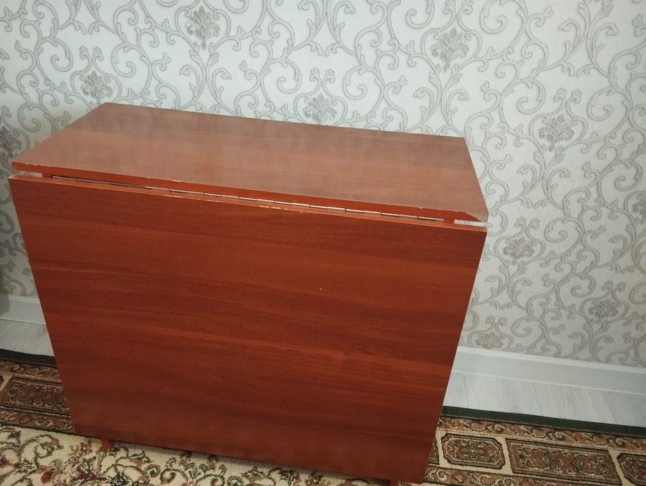 Продам стол деревянный