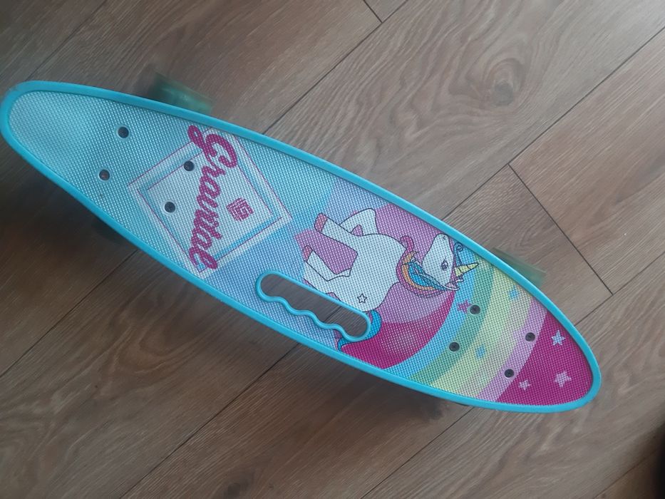 Продам пенни борд для девочки.