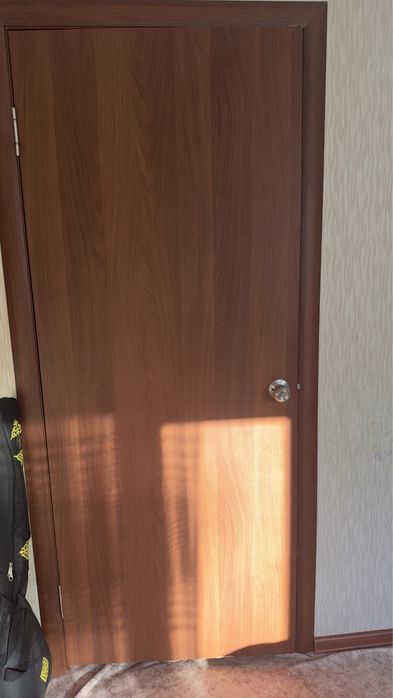 Двери межкомнатные продам