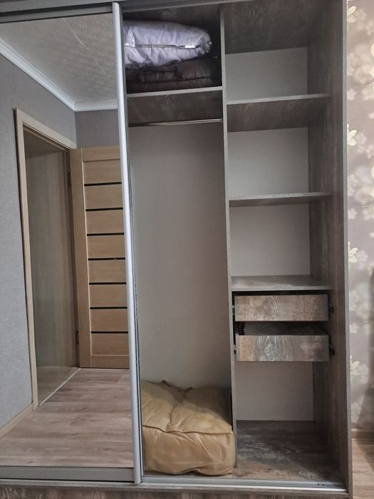 Продам шкаф купе.