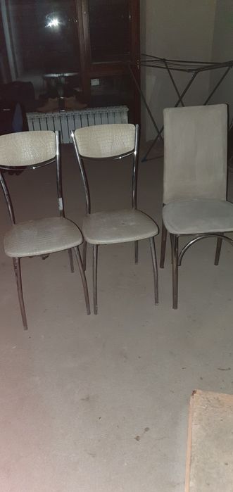 Астана Ул.А.Бокихана 25в продам стулья