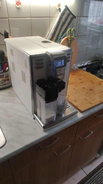 Vând aparat cafea( espressor) Saeco incanto deluxe