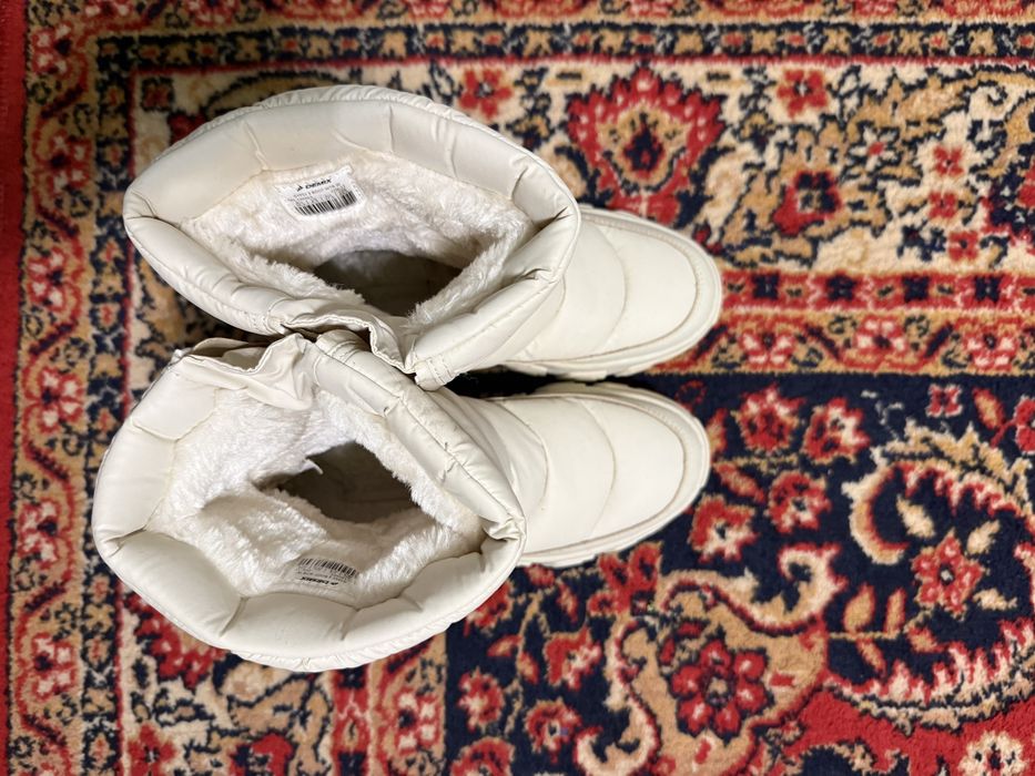 Продам дутыши demix