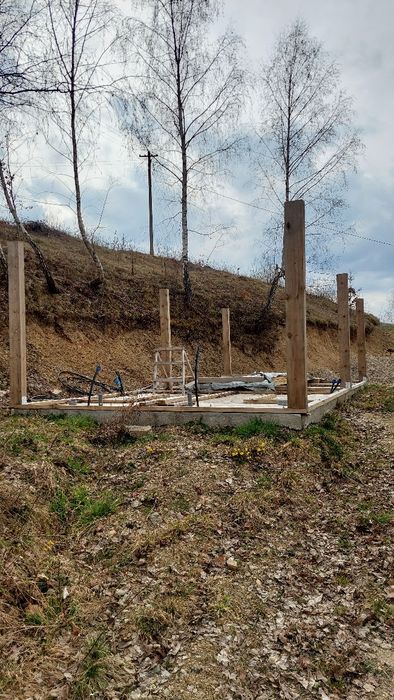 Execut case din lemn și pe structură  ușoară