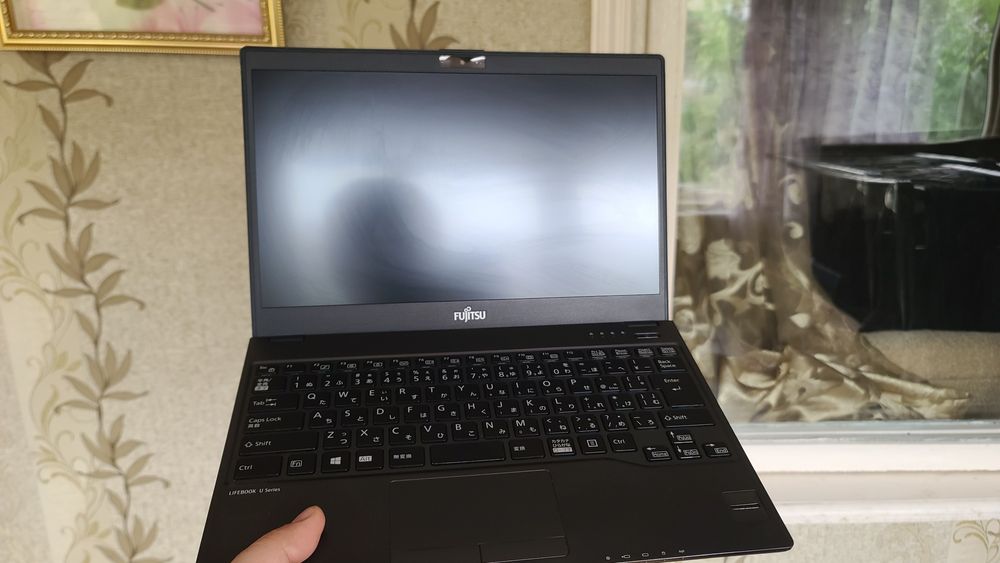 Fujitsu i5 8/128