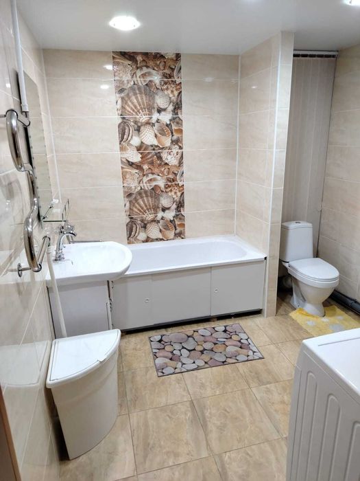 Продам 4-х комн.район Пристани,2/5 эт..