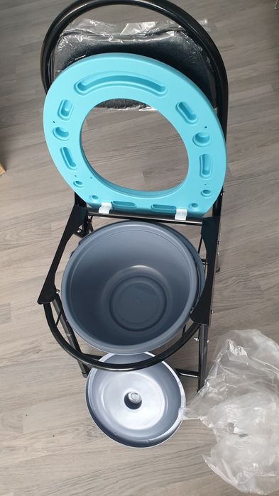 Стол тоалетна сгъваем,къмпинг,палатка,кемпер,лов,риболов,метален