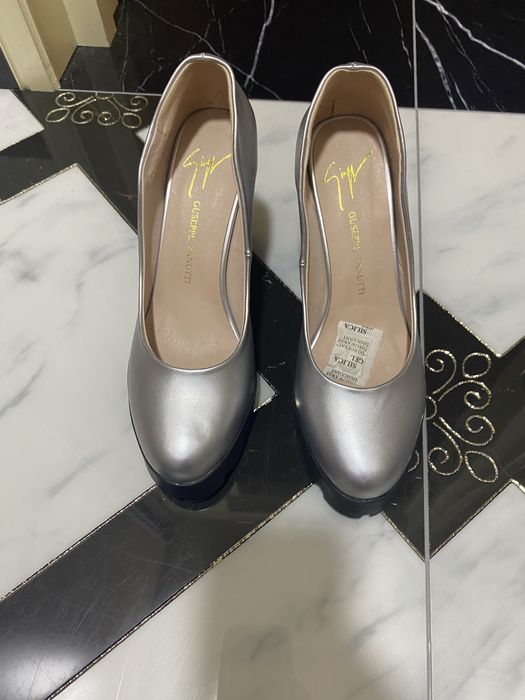 Аеллар туфлиси сотилади(янги)