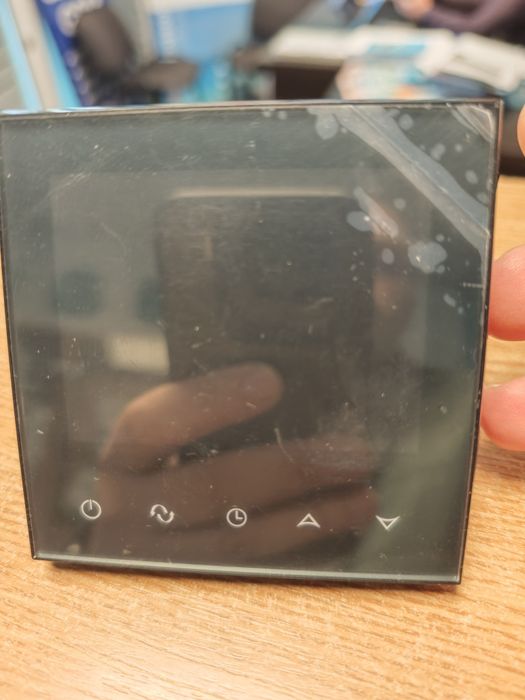 Termostat pentru pardoseala