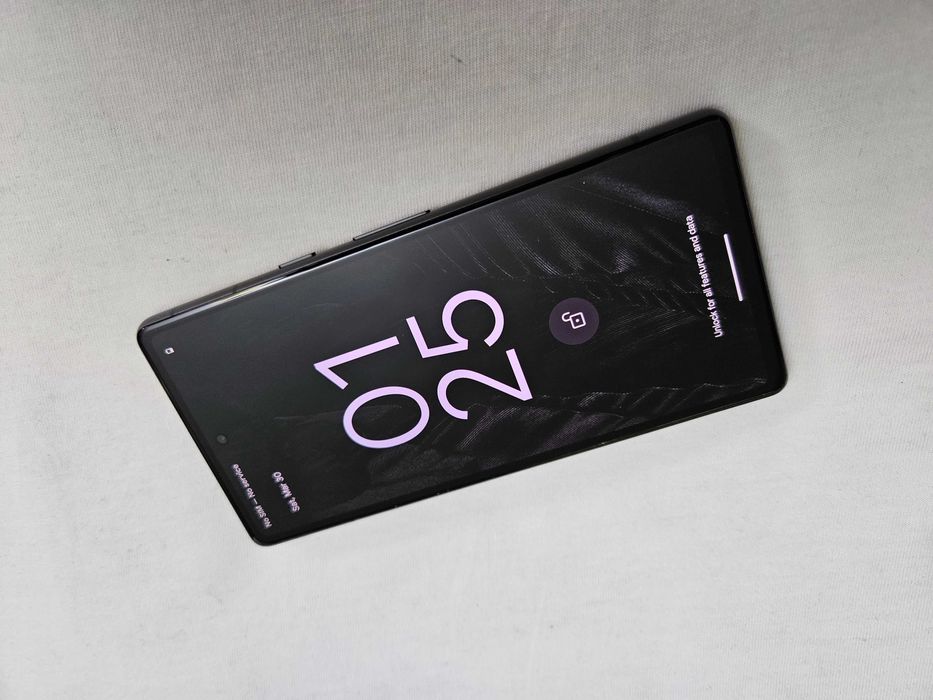 Google Pixel 6 de 128gb cu Ram 8Gb , liber dual , Husa , ca nou 10/10