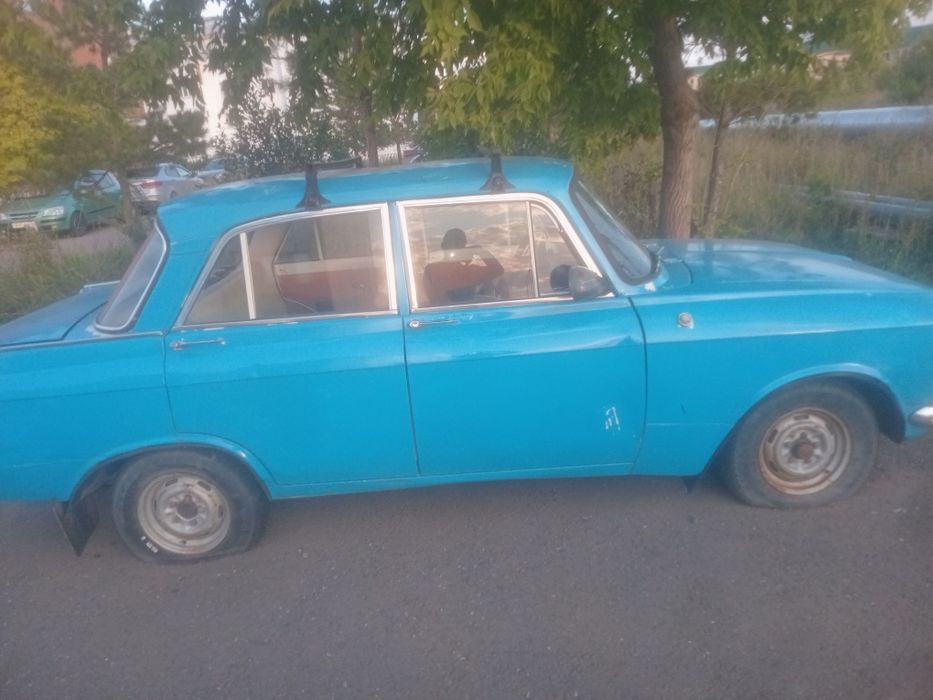 Машина Москвич-412